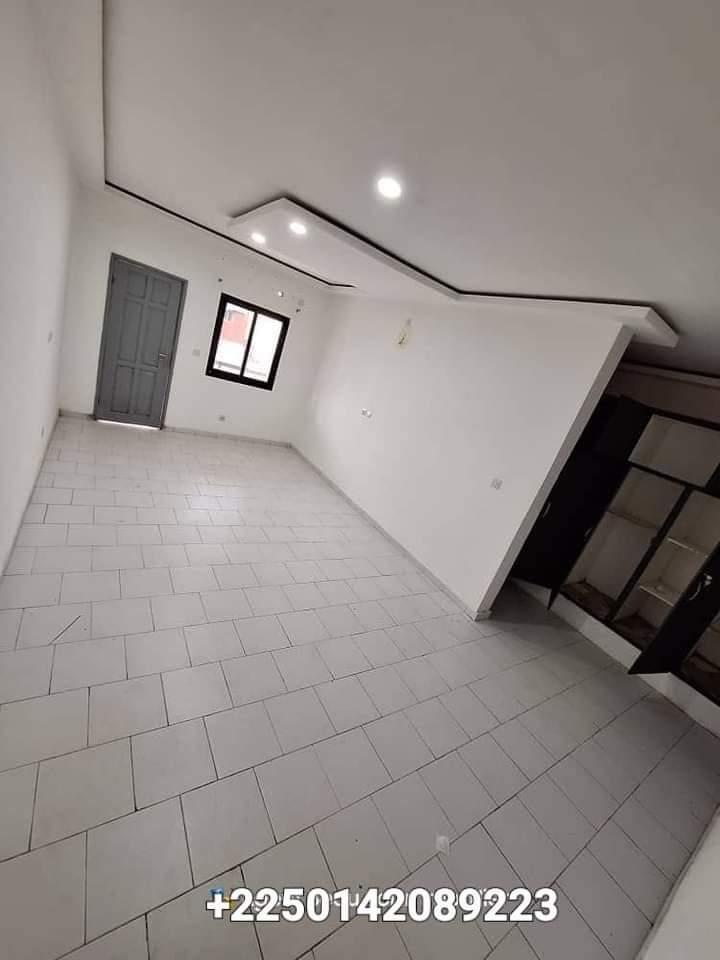 Vente d'une Maison / Villa de 4 pièce(s) à 45.000.000 FCFA : Abidjan-Bingerville (Akandjer )