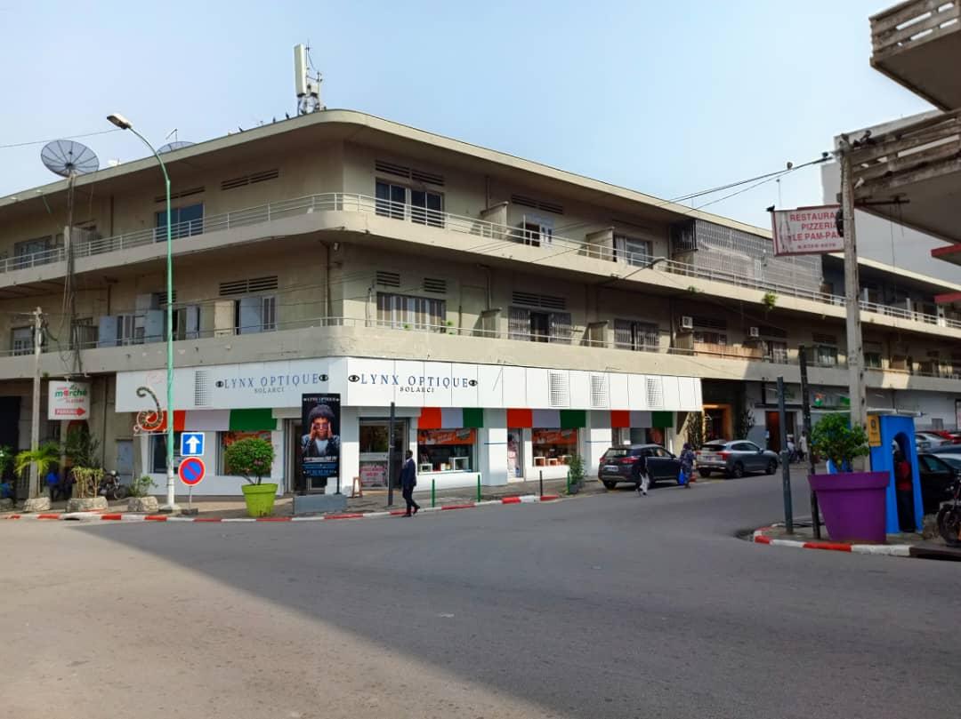 Vente d'un Atelier / Magasin à 1.200.000.000 FCFA  : Abidjan-Plateau (Plateau )