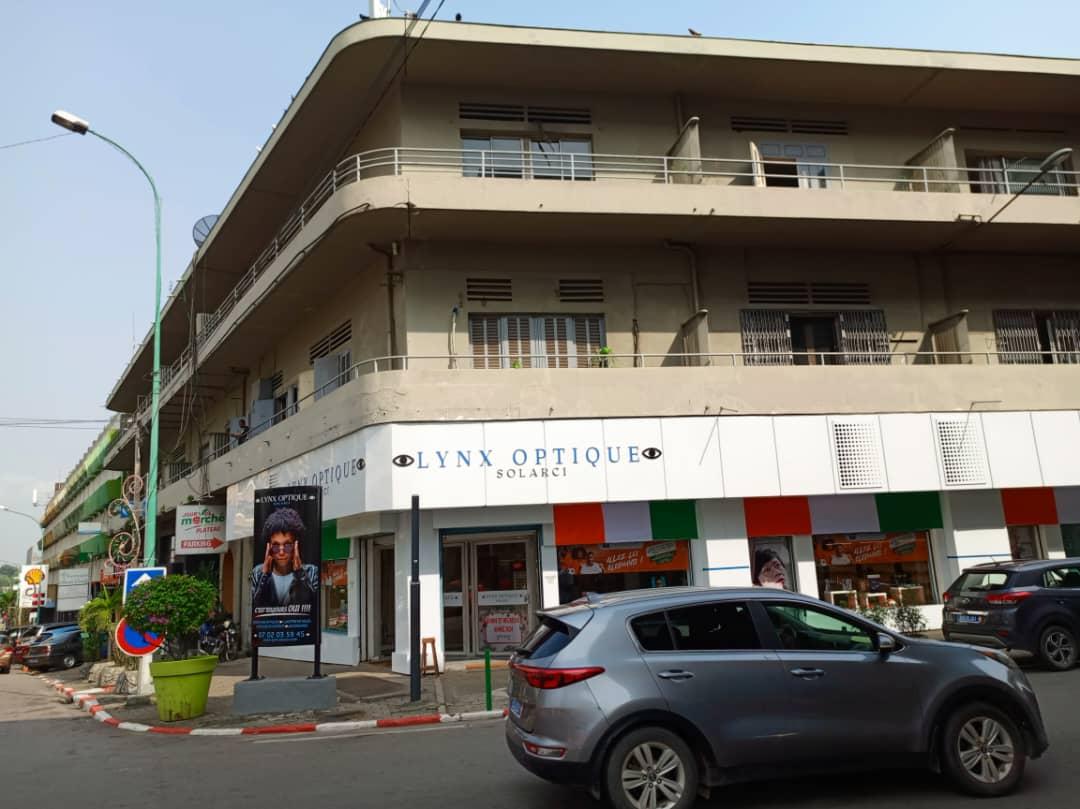 Vente d'un Atelier / Magasin à 1.200.000.000 FCFA  : Abidjan-Plateau (Plateau )