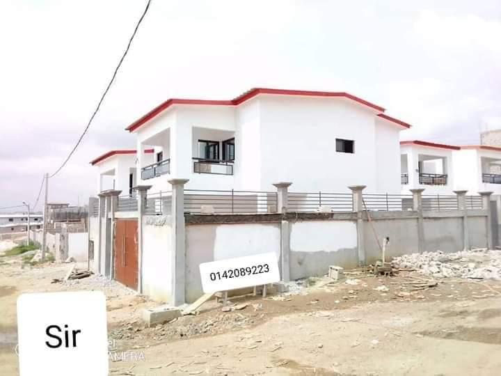 Vente d'une Maison / Villa de 4 pièce(s) à 45.000.000 FCFA : Bingerville-Bingerville (Akandjer )