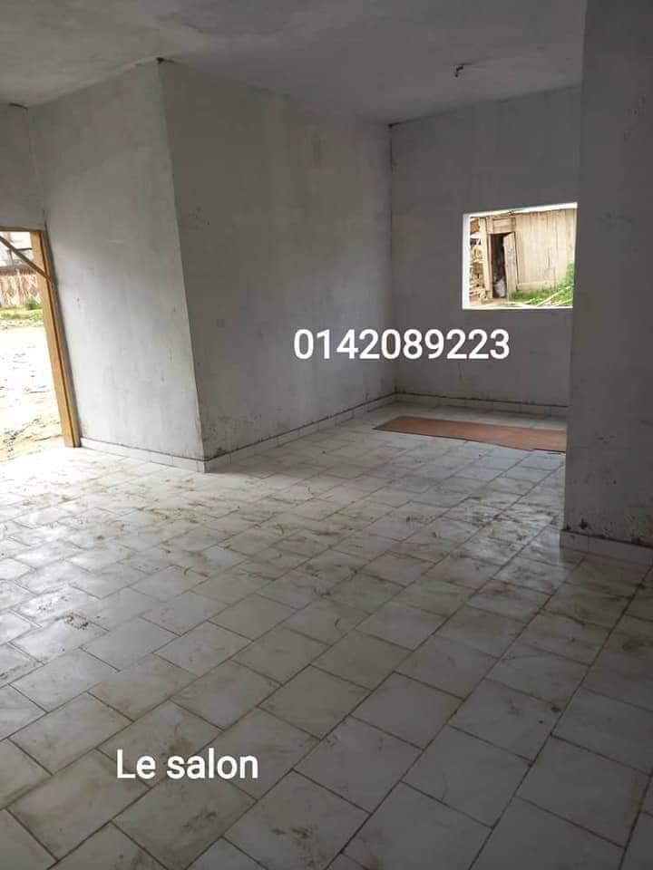 Vente d'une Maison / Villa de 4 pièce(s) à 45.000.000 FCFA : Bingerville-Bingerville (Akandjer )