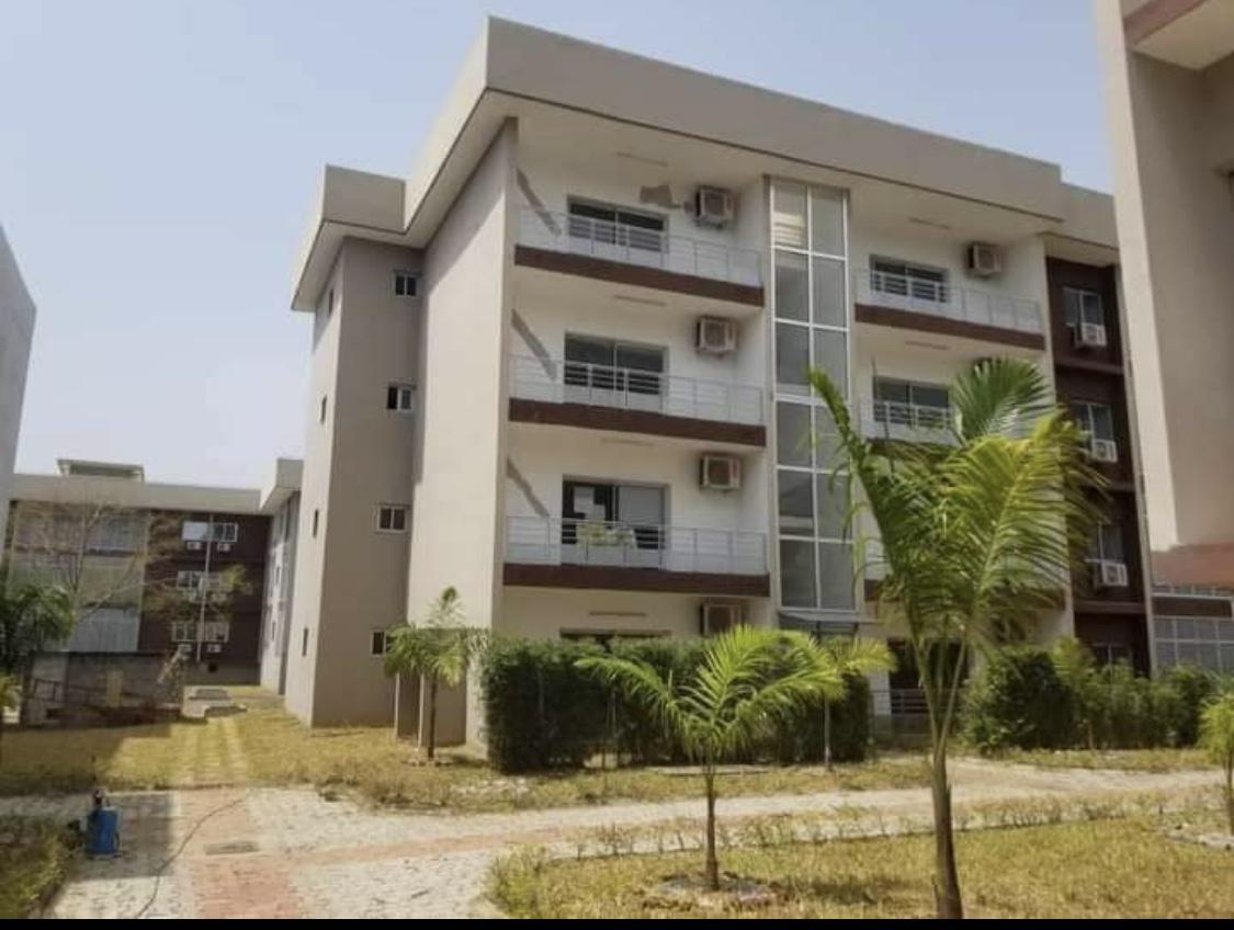 Vente d'un Immeuble à 13.000.000.000 FCFA  : Abidjan-Cocody-Riviera (Cocody 3 )