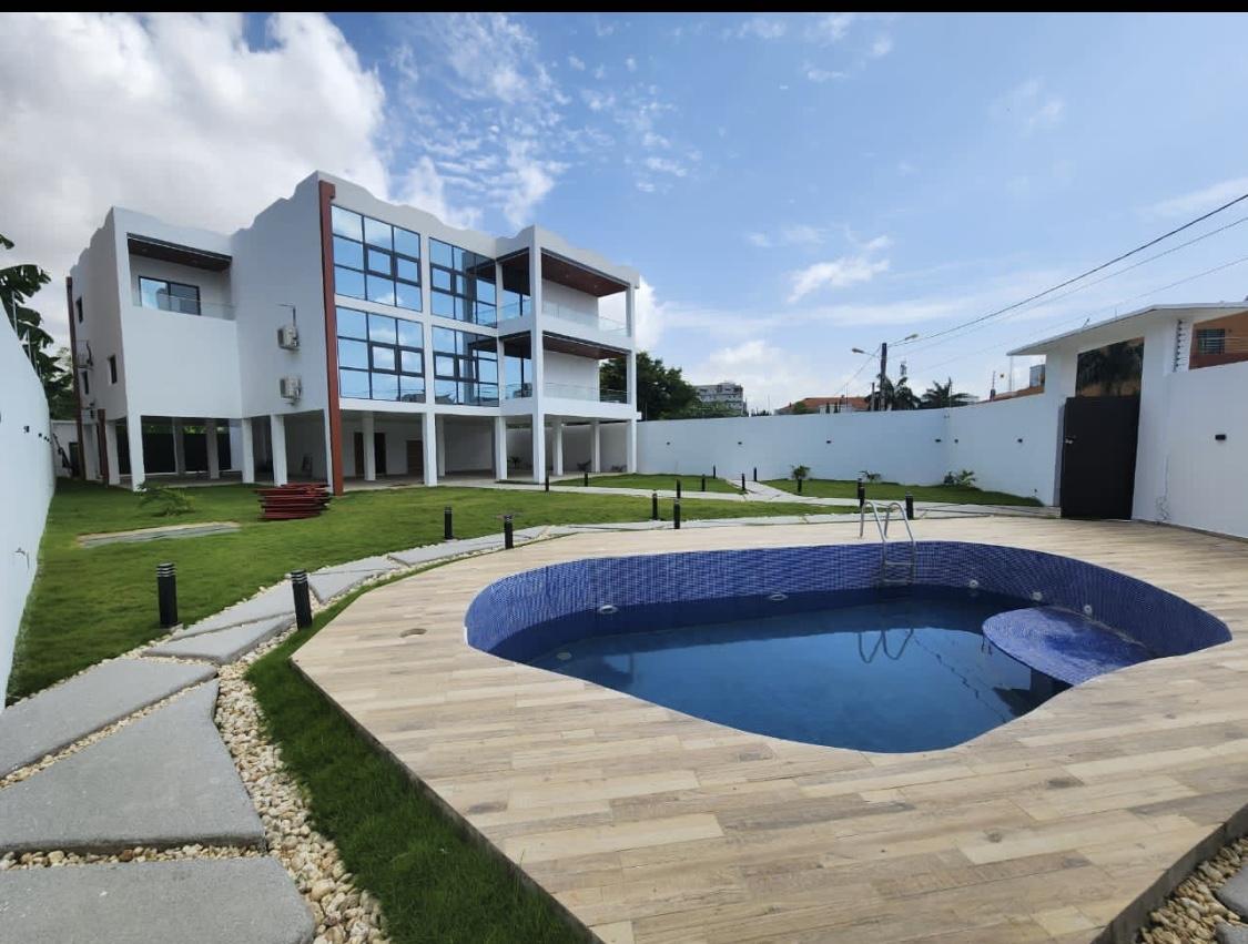 Vente d'une Maison / Villa de 10 pièce(s) à 750.000.000 FCFA : Abidjan-Cocody-Riviera (Rivera 3)