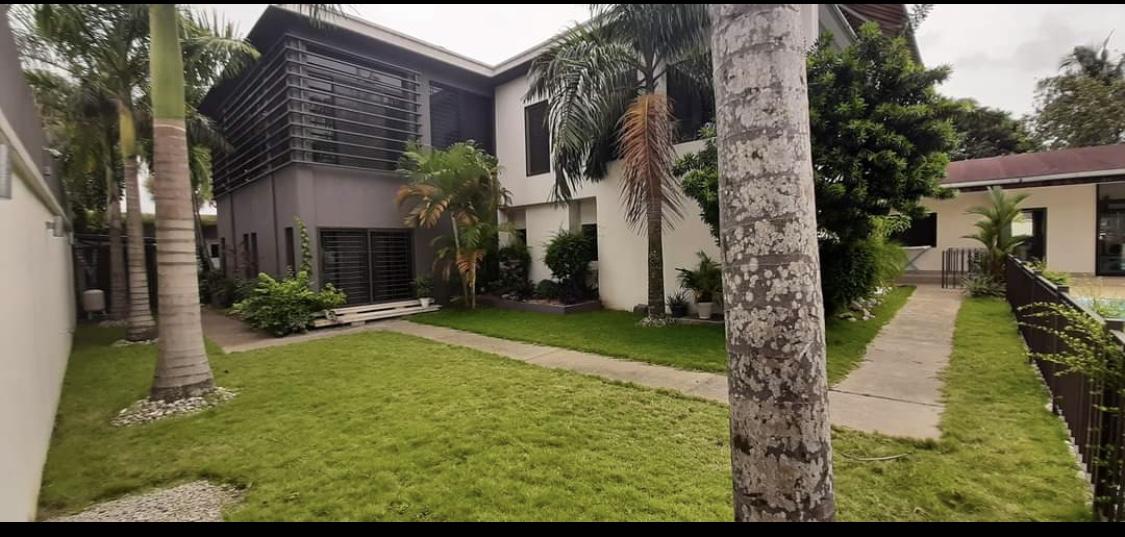 Vente d'une Maison / Villa : Abidjan-Cocody-2 Plateaux (Cocody vallon )