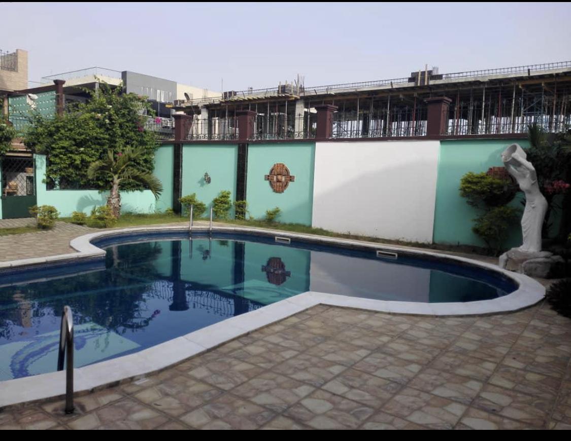 Vente d'une Maison / Villa de 17 pièce(s) à 1.500.000.000 FCFA : Abidjan-Cocody-Riviera (Rivera golf )