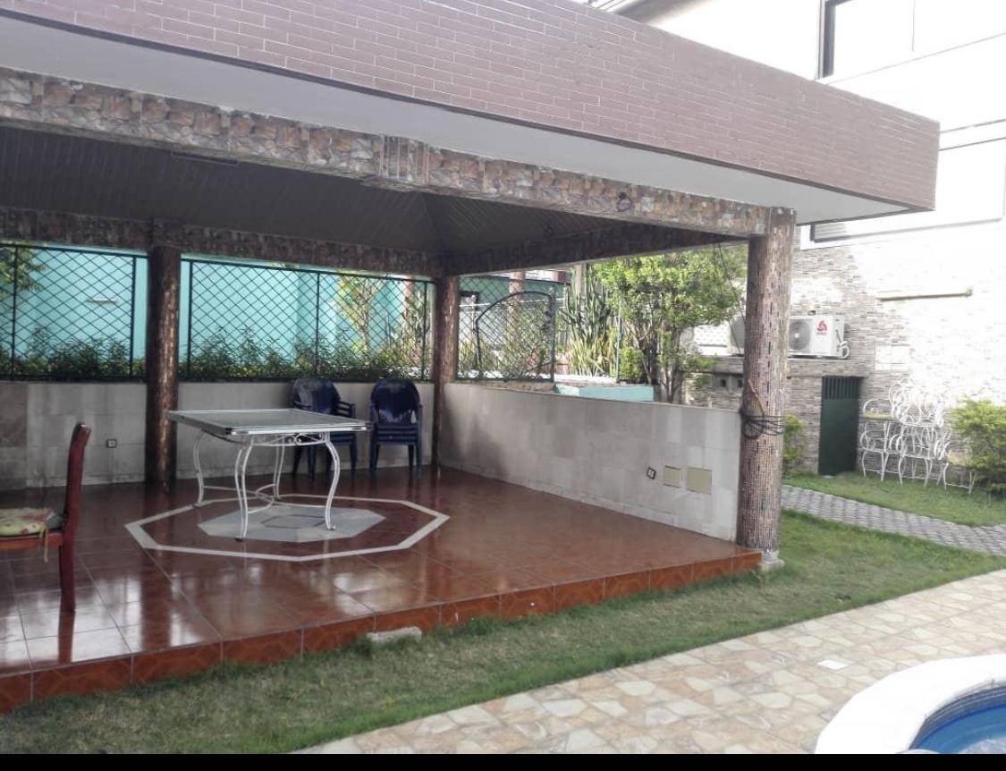 Vente d'une Maison / Villa de 17 pièce(s) à 1.500.000.000 FCFA : Abidjan-Cocody-Riviera (Rivera golf )