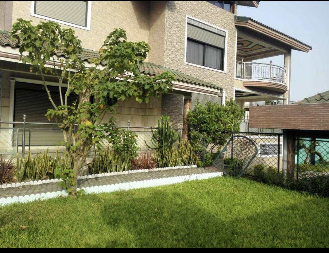 Vente d'une Maison / Villa de 17 pièce(s) à 1.500.000.000 FCFA : Abidjan-Cocody-Riviera (golf 1 )