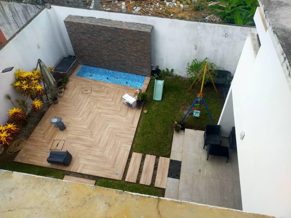 Location d'une Maison / Villa de 6 pièce(s) à 2.200.000 FCFA : Abidjan-Cocody-Riviera (RIVIERA 4 MBADON)