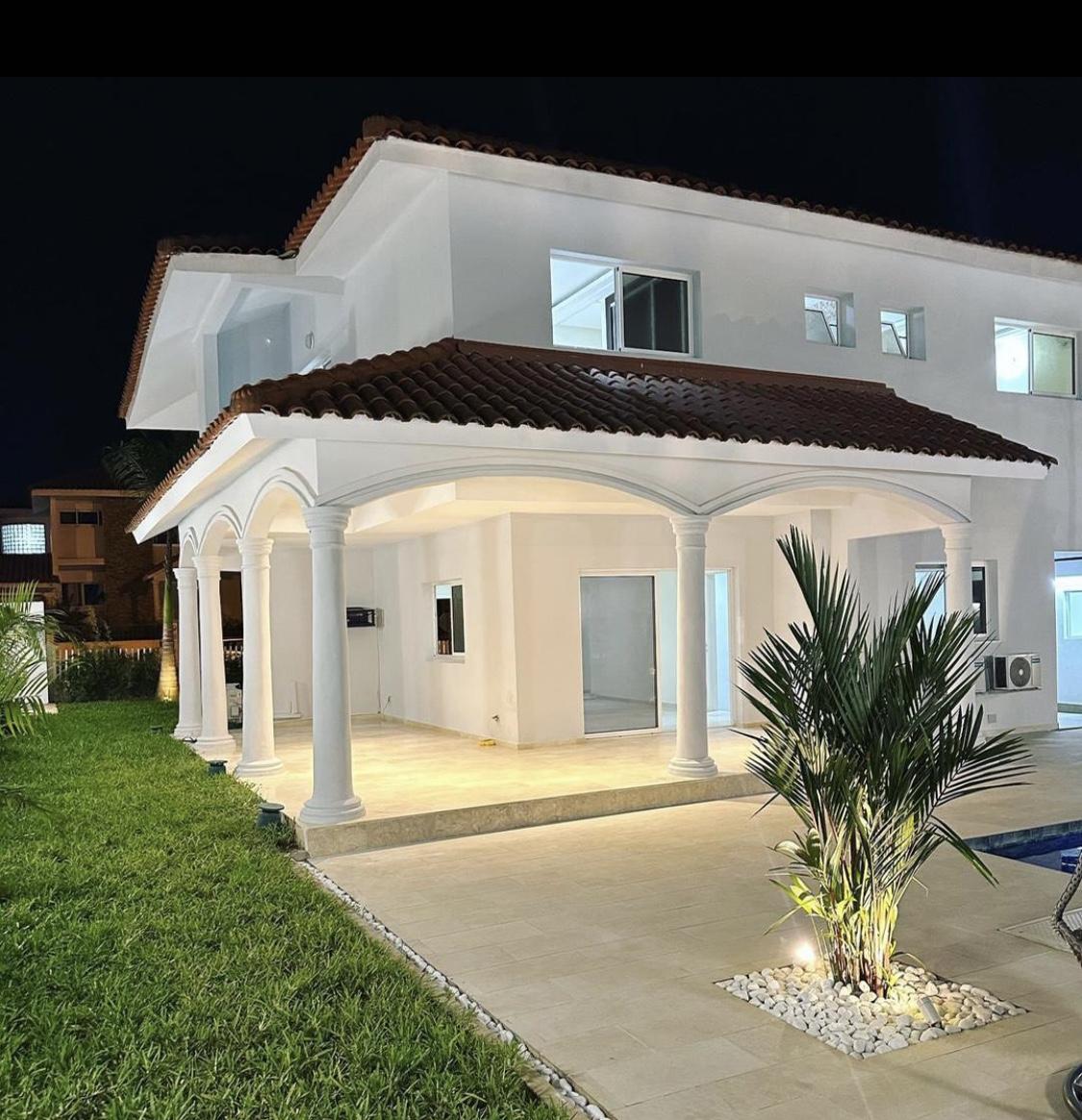 Vente d'une Maison / Villa : Cocody-Riviera (Abatta )