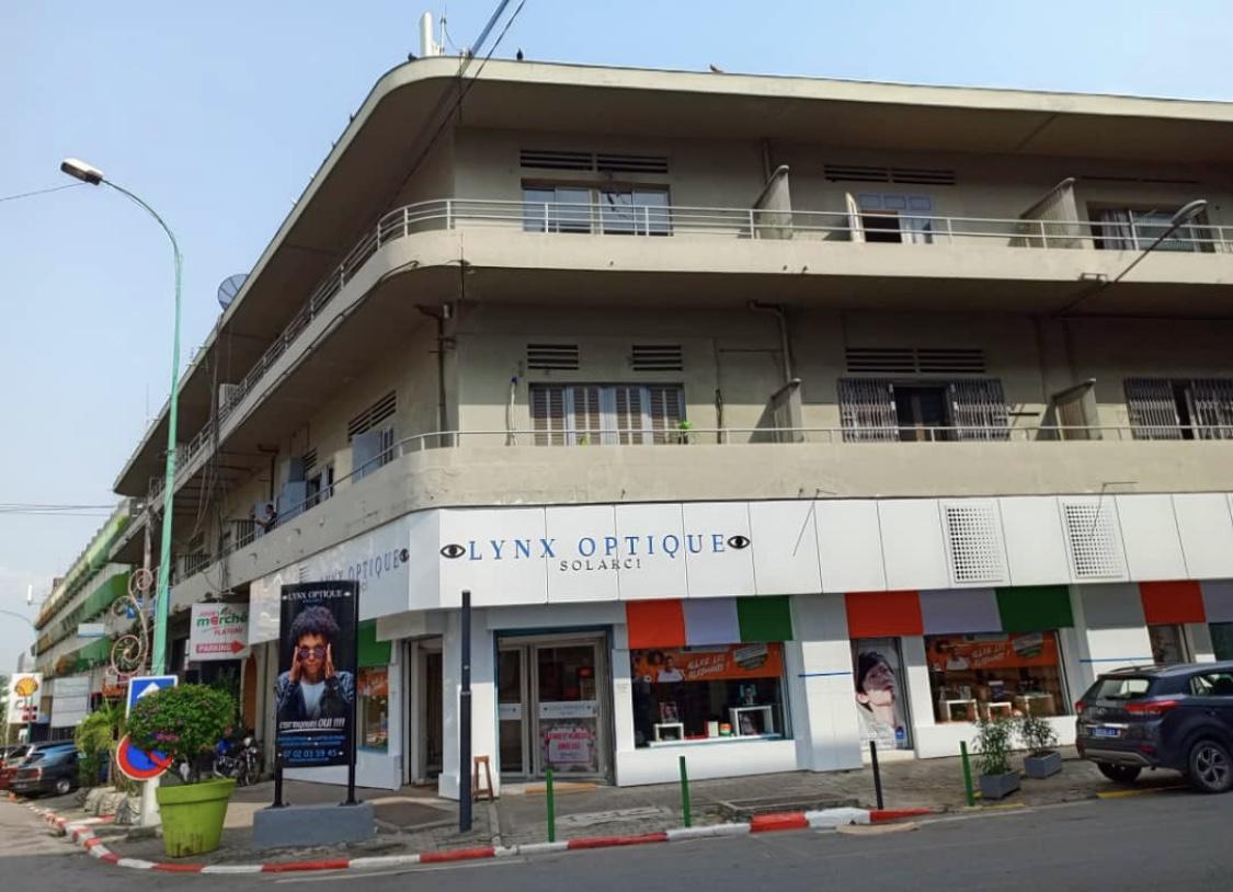 Vente d'un Atelier / Magasin à 1.200.000.000 FCFA  : Abidjan-Plateau (Plateau )