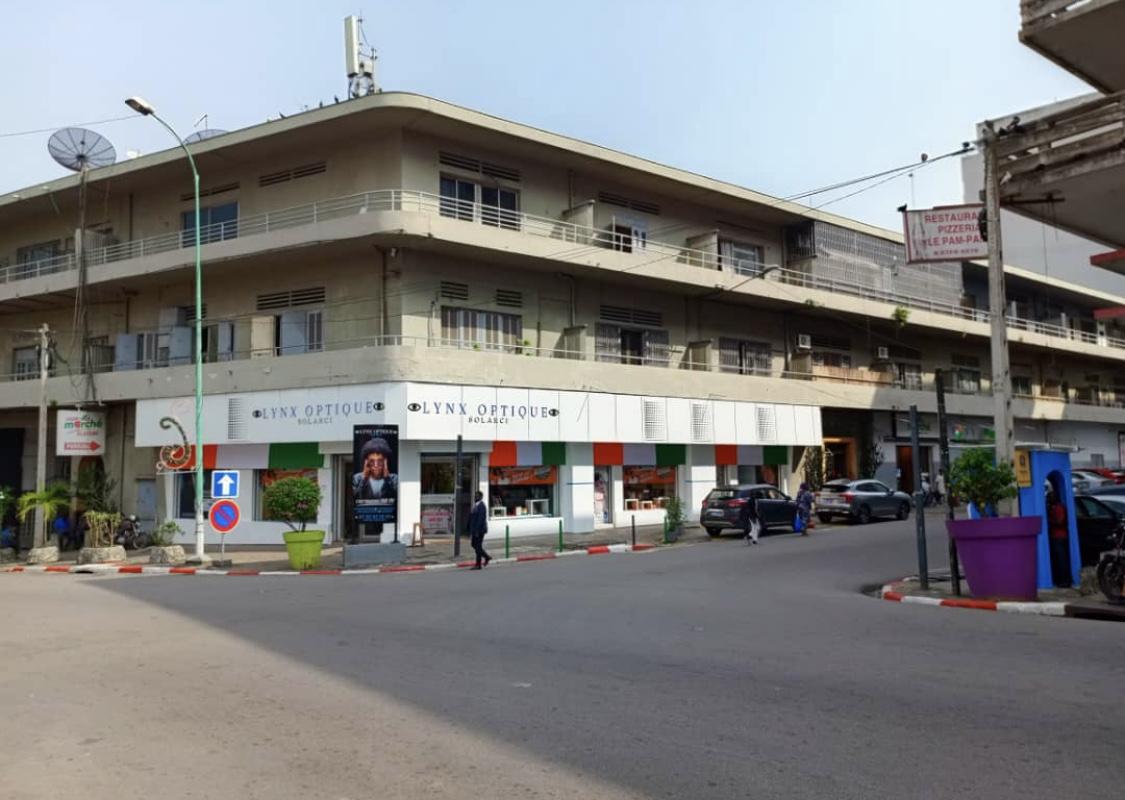 Vente d'un Atelier / Magasin à 1.200.000.000 FCFA  : Abidjan-Plateau (Plateau )