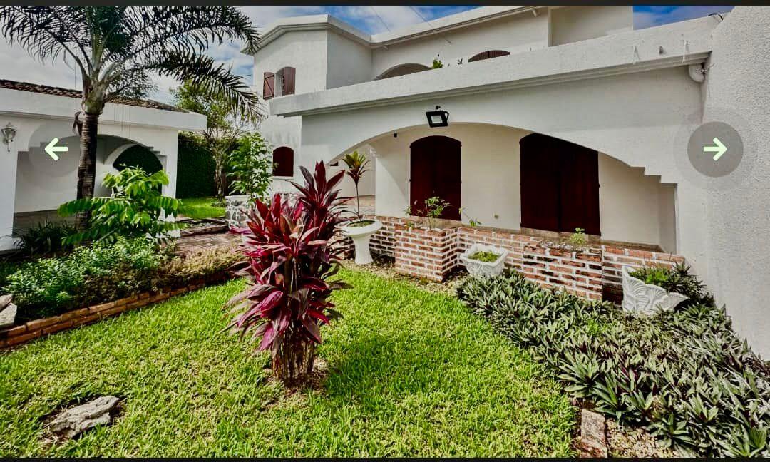 Location d'une Maison / Villa de 16 pièce(s) à 3.500.000 FCFA : Abidjan-Cocody-2 Plateaux (Cocody vallon )