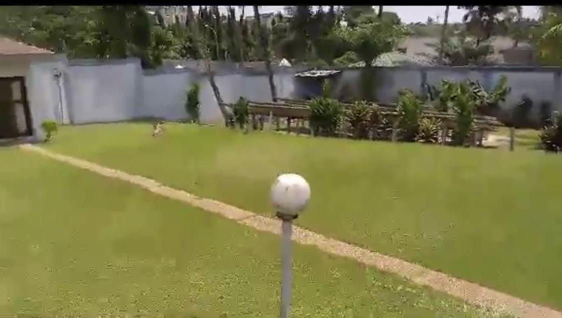 Vente d'une Maison / Villa de 7 pièce(s) à 770.000.000 FCFA : Abidjan-Cocody-2 Plateaux (Cocody vallon ENA )