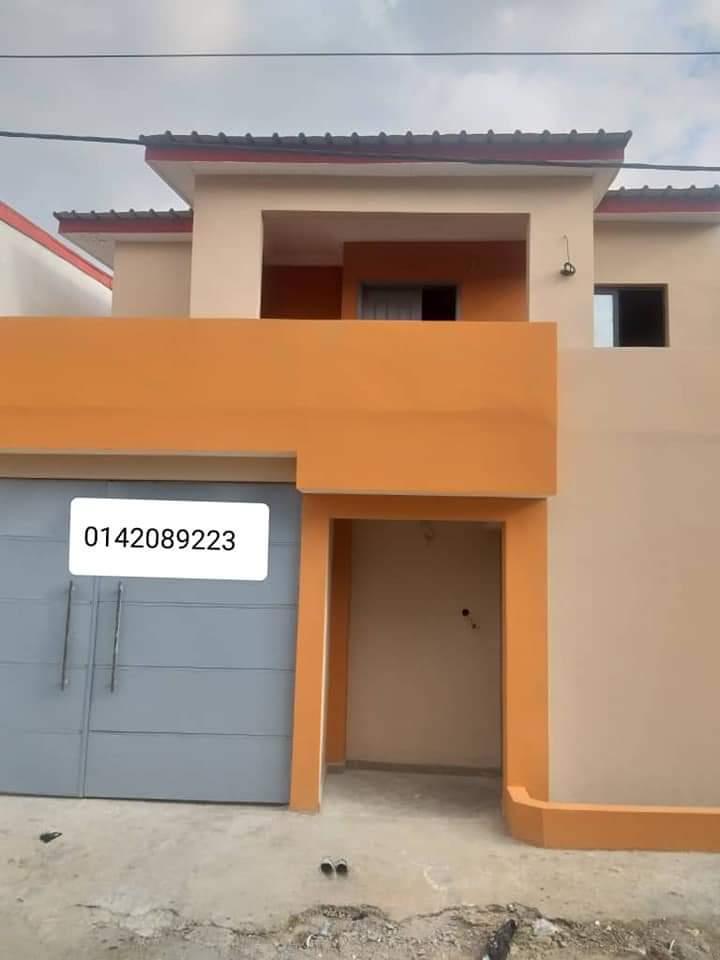 Vente d'une Maison / Villa de 4 pièce(s) à 65.000.000 FCFA : Abidjan-Cocody-Angré (Angré nouveau chu )