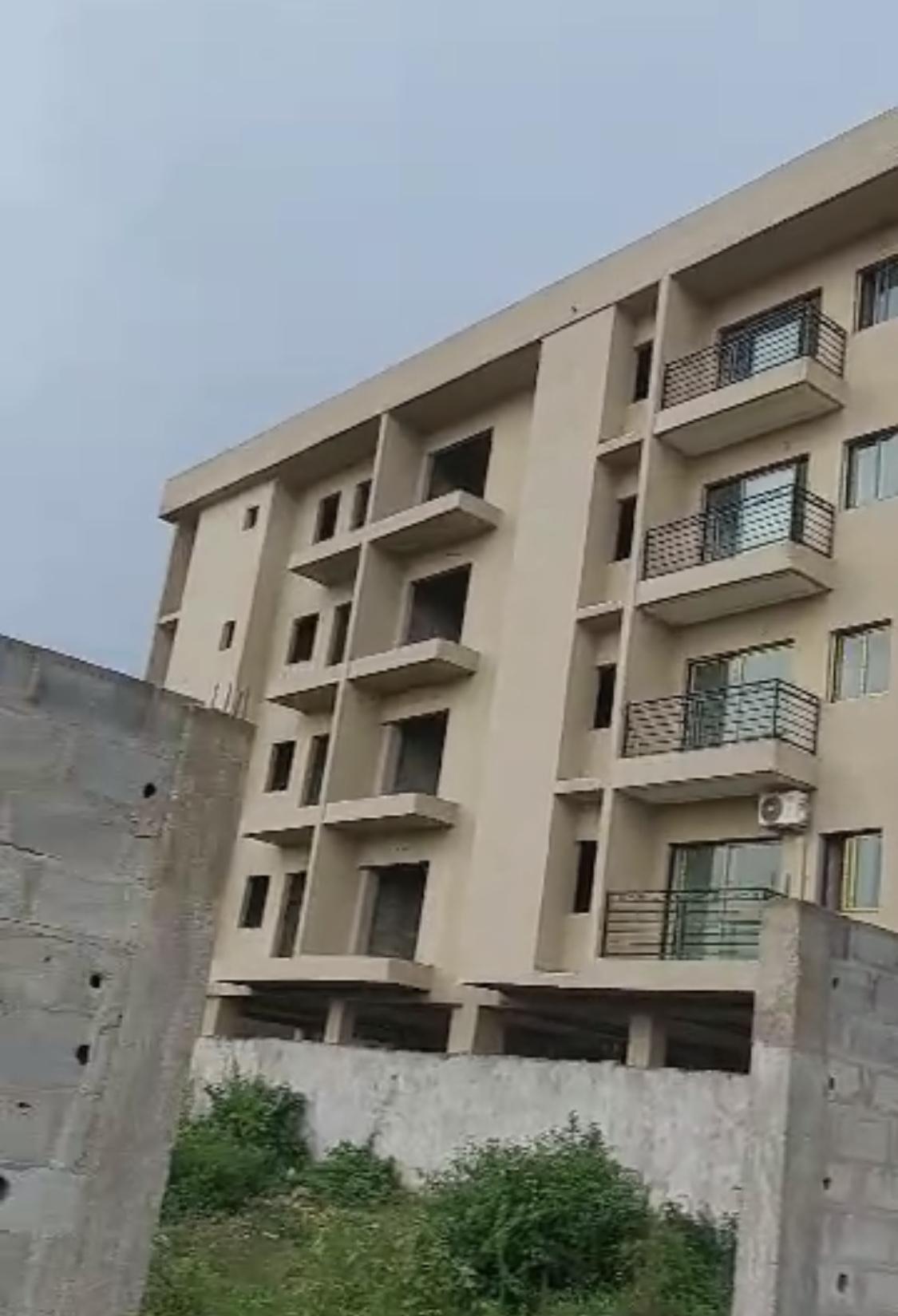 Vente d'un Immeuble à 750.000.000 FCFA  : Abidjan-Cocody-Angré (Angre chu )