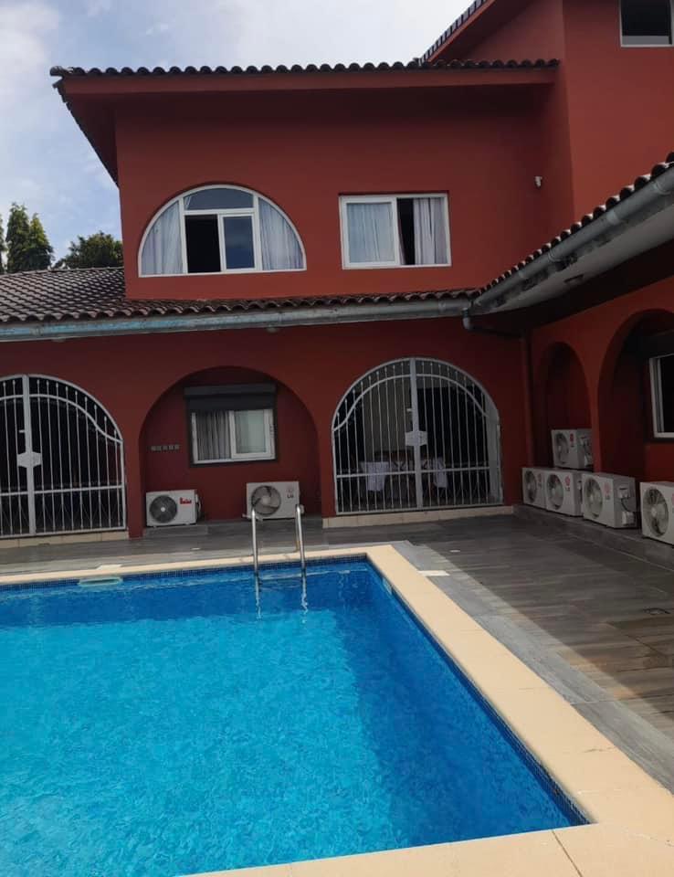 Vente d'une Maison / Villa de 14 pièce(s) à 3.500.000.000 FCFA : Abidjan-Cocody-Riviera (Rivera golf 4)