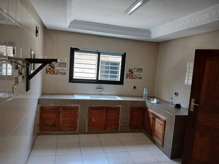 Location d'une Maison / Villa de 5 pièce(s) à 1.200.000 FCFA : Abidjan-Cocody-Riviera (Riviera 3)