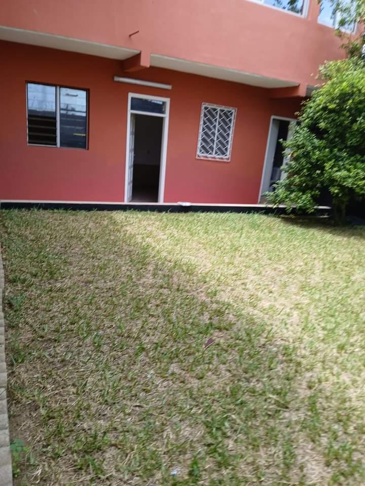 Location d'une Maison / Villa de 6 pièce(s) à 1.500.000 FCFA : Abidjan-Cocody-Riviera (Riviera 3)