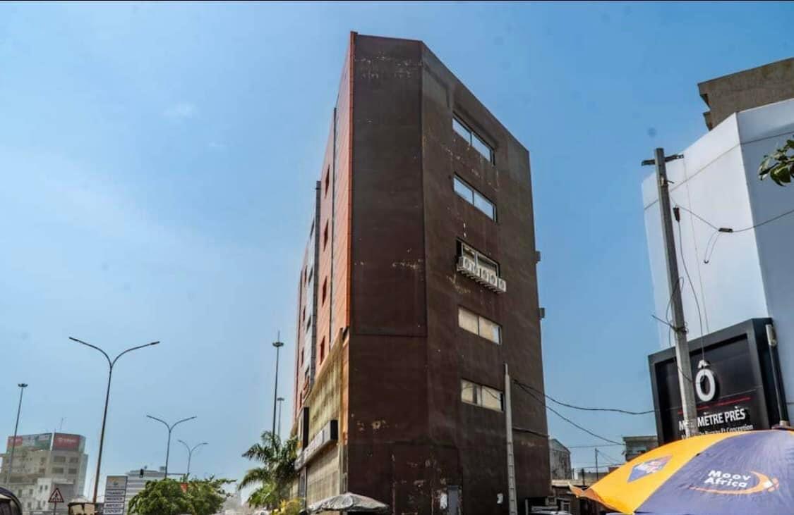 Vente d'une Maison / Villa de 14 pièce(s) à 4.500.000.000 FCFA : Abidjan-Treichville (Avenue 22)