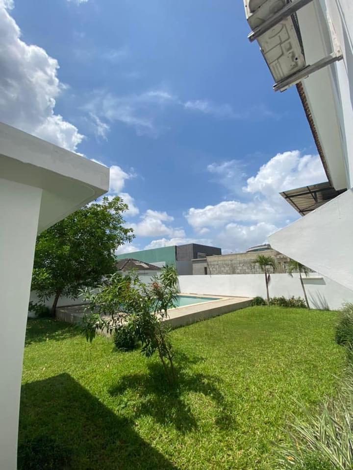 Vente d'une Maison / Villa de 7 pièce(s) à 760.000.000 FCFA : Abidjan-Cocody-Riviera (Rivera golf BEACH )