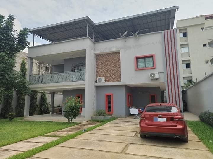 Vente d'une Maison / Villa de 7 pièce(s) à 230.000.000 FCFA : Abidjan-Bingerville ()