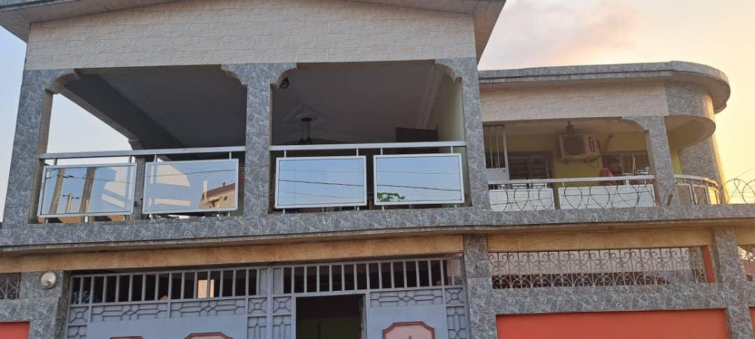 Vente d'une Maison / Villa de 10 pièce(s) à 250.000.000 FCFA : Abidjan-Bingerville (Feh kesse )