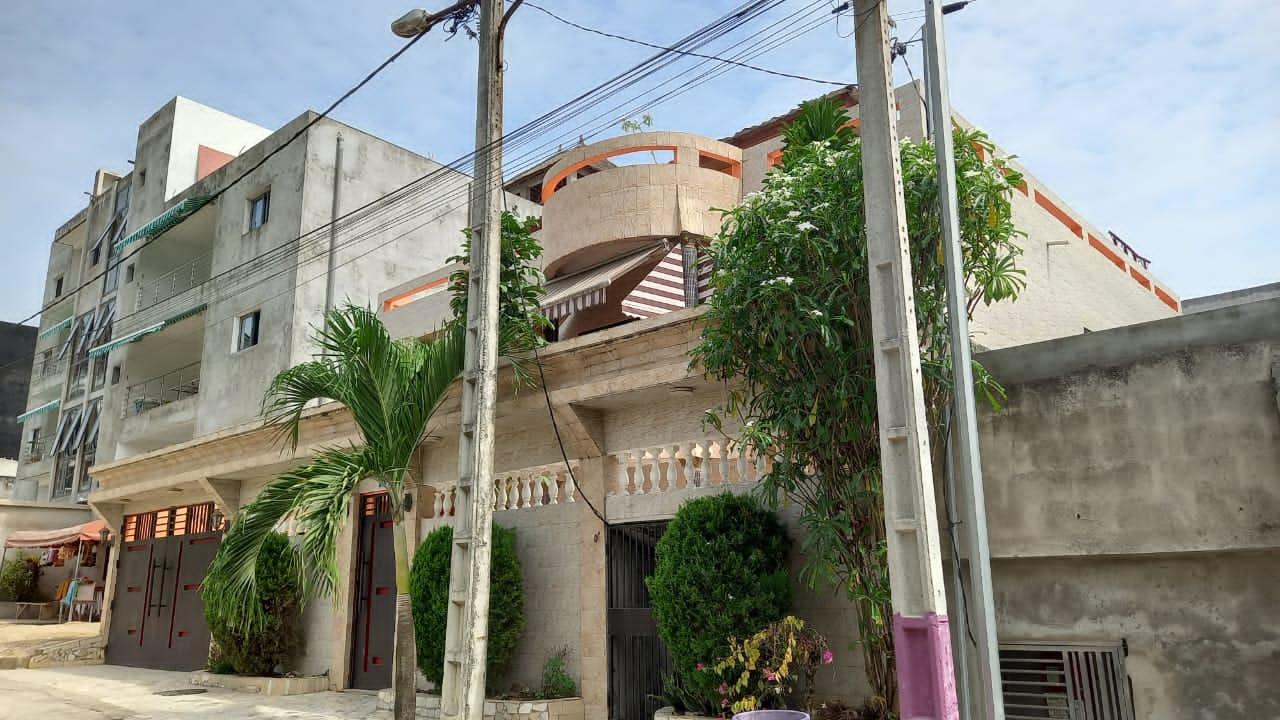 Vente d'une Maison / Villa : Cocody-Riviera (Abatta )