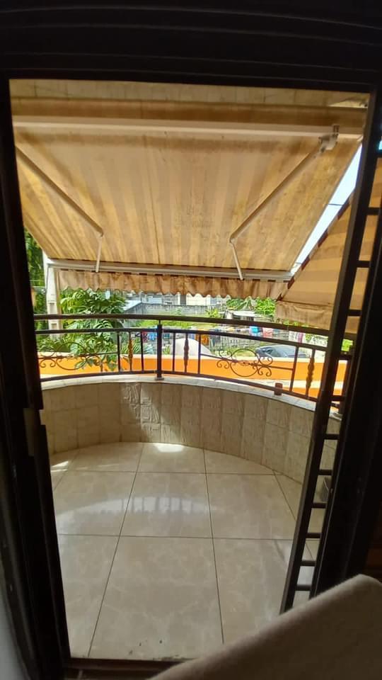 Vente d'une Maison / Villa de 6 pièce(s) à 250.000.000 FCFA : Abidjan-Cocody-Riviera (Cocody abatta )