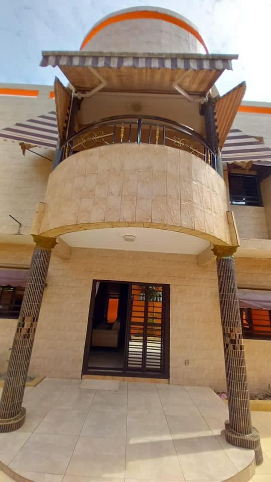 Vente d'une Maison / Villa de 6 pièce(s) à 250.000.000 FCFA : Abidjan-Cocody-Riviera (Cocody faya DROGBA )