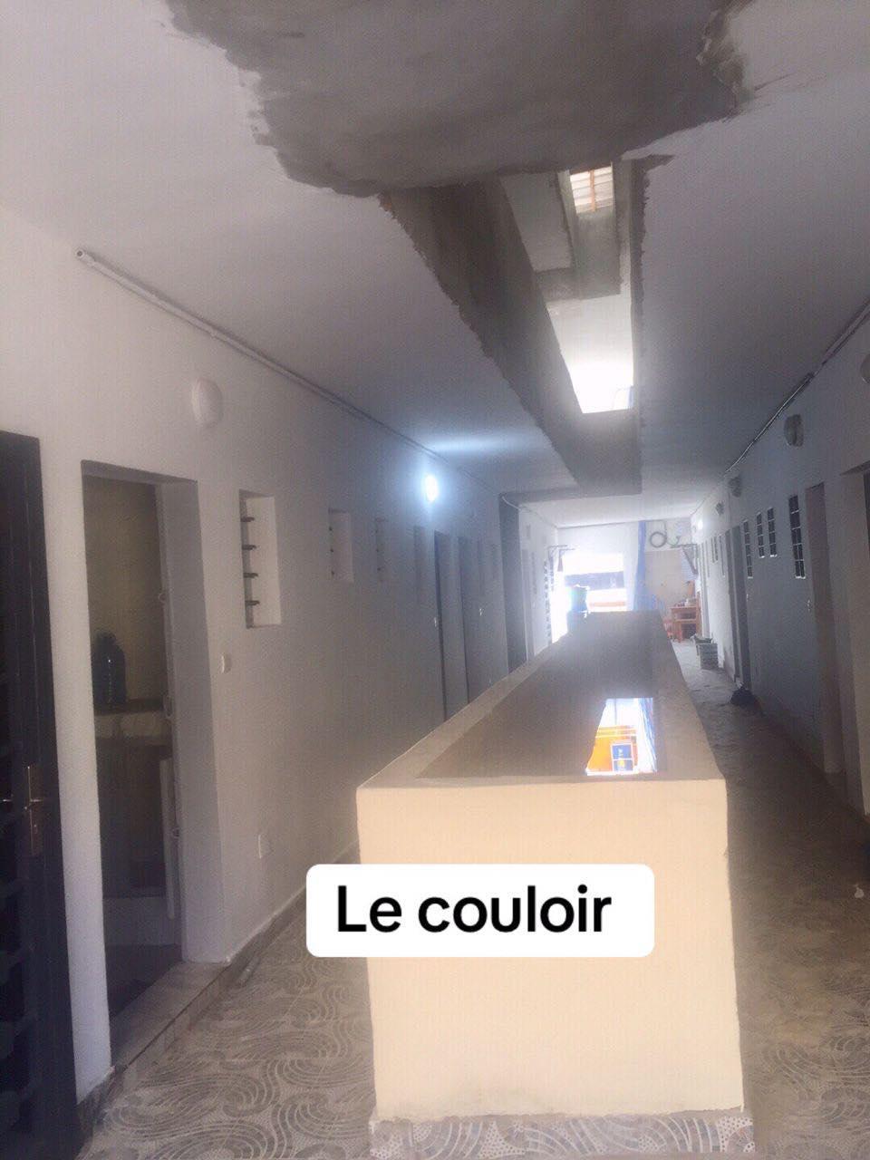 Location d'une Maison / Villa de 2 pièce(s) à 170.000 FCFA : Abidjan-Cocody-2 Plateaux (2PLATEAUX DERRIERE SOCOCE)