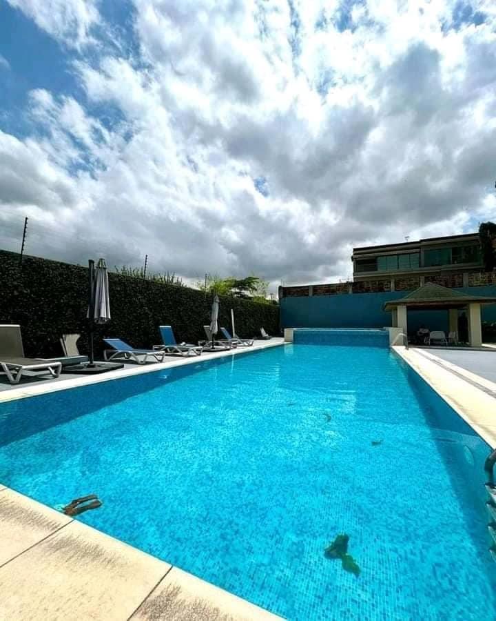 Location d'un Appartement de 4 pièce(s) à 2.000.000 FCFA : Abidjan-Cocody-Riviera (RIVIERA GOLF 04)