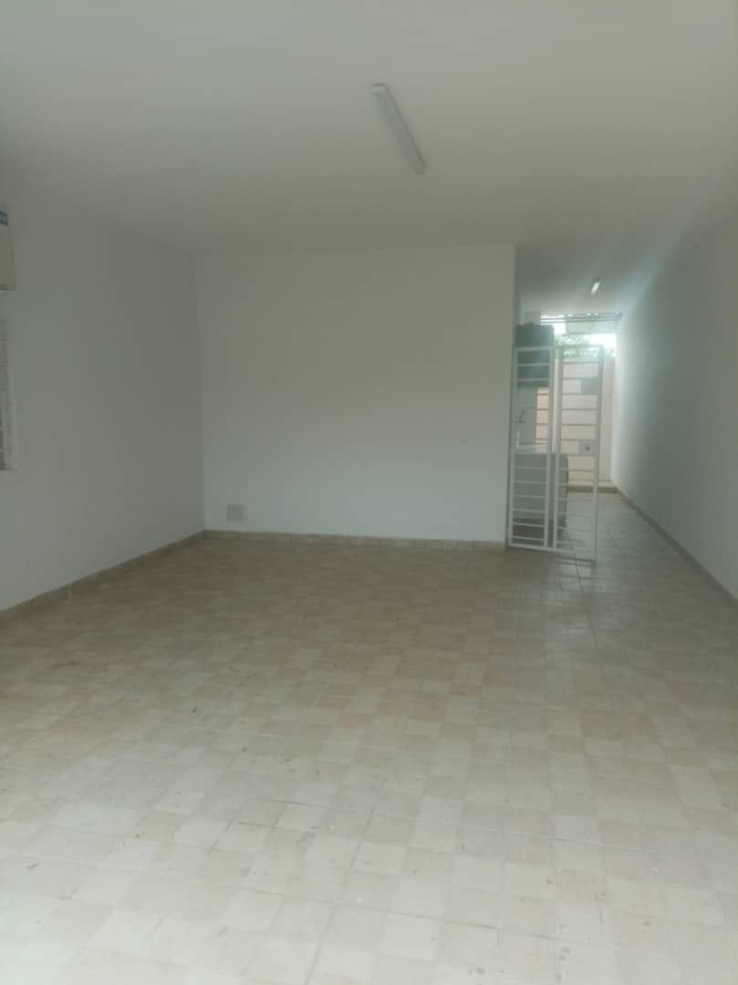 Location d'une Maison / Villa de 6 pièce(s) à 1.500.000 FCFA : Abidjan-Cocody-Riviera (RIVIERA 4 CITE CIAD PRIMO)