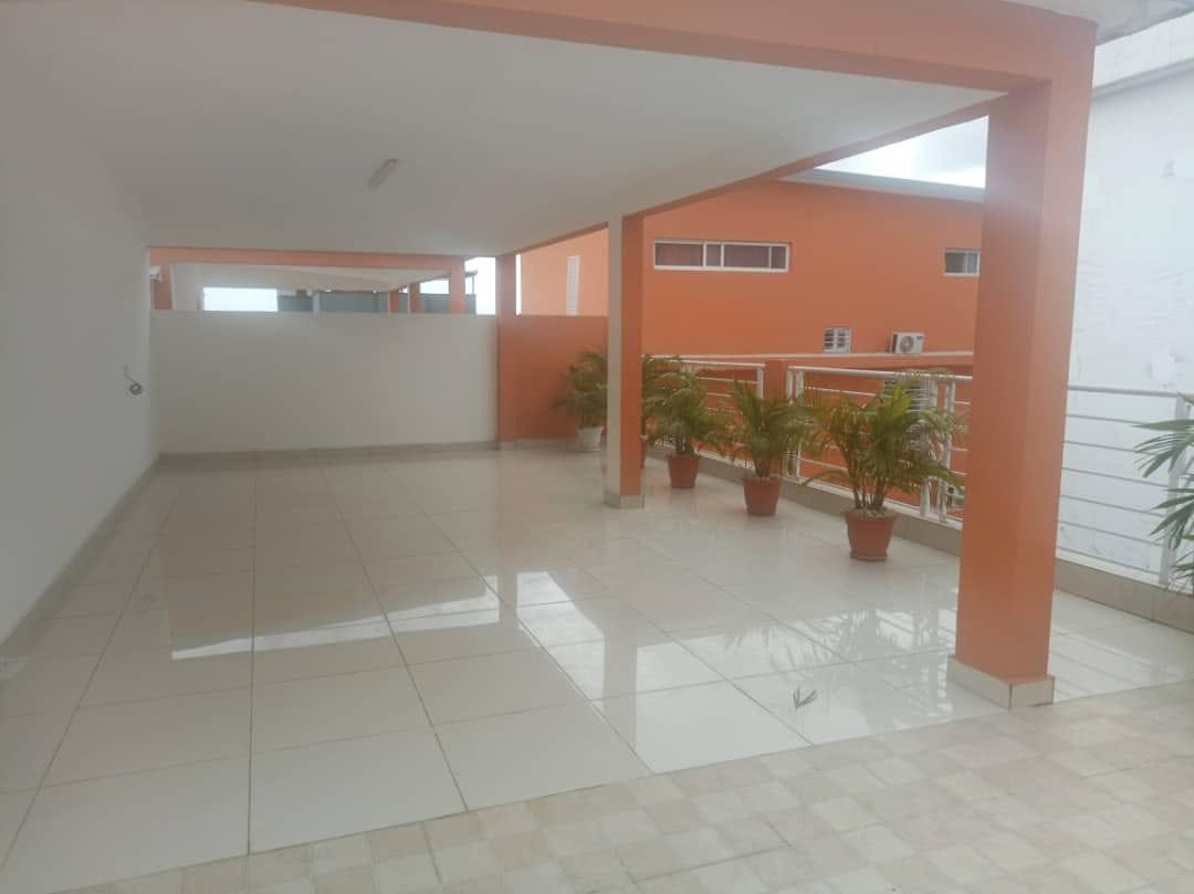 Location d'une Maison / Villa de 6 pièce(s) à 1.500.000 FCFA : Abidjan-Cocody-Riviera (RIVIERA 4 CITE CIAD PRIMO)