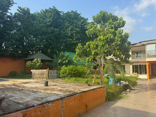 Vente d'une Maison / Villa de 7 pièce(s) à 500.000.000 FCFA : Abidjan-Cocody-Riviera (COCODY RIVIERA 2 NON LOIN DE L'ECOLE ANDRE MALRAUX  )