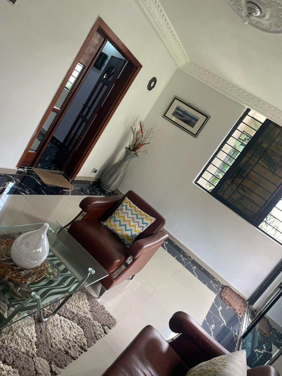 Vente d'une Maison / Villa de 7 pièce(s) à 220.000.000 FCFA : Abidjan-Cocody-Riviera (Palmeraie)