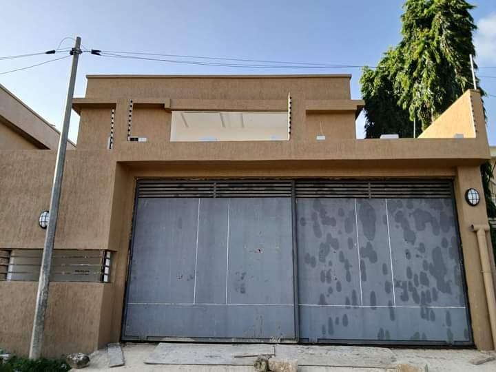 Vente d'une Maison / Villa de 7 pièce(s) à 280.000.000 FCFA : Abidjan-Cocody-Riviera (Riviera Faya cité Sir )