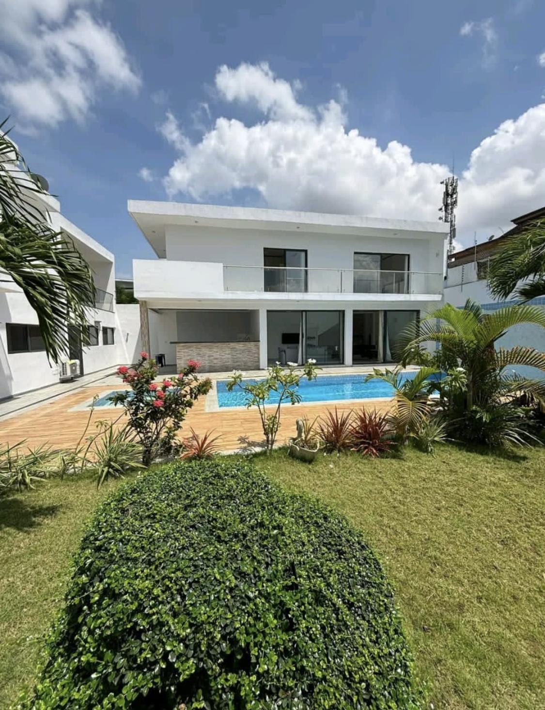 Location d'une Maison / Villa : Abidjan-Cocody-Riviera (Rivera golf )