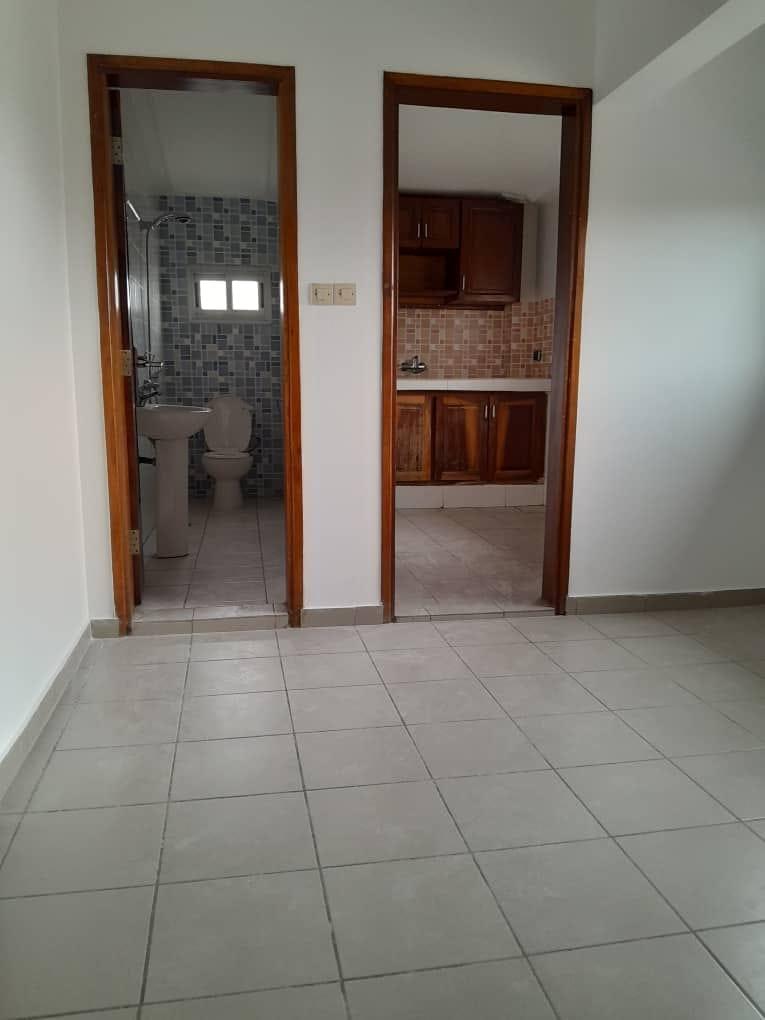 Location d'un Appartement de 2 pièce(s) à 230.000 FCFA : Abidjan-Cocody-Riviera (riviera 4)