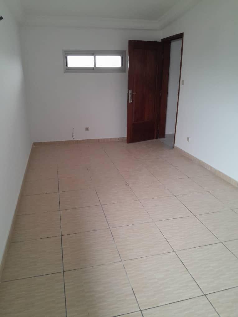 Location d'un Appartement de 2 pièce(s) à 230.000 FCFA : Abidjan-Cocody-Riviera (riviera 4)