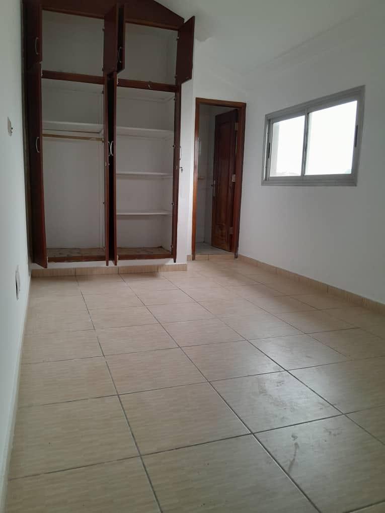 Location d'un Appartement de 2 pièce(s) à 230.000 FCFA : Abidjan-Cocody-Riviera (riviera 4)