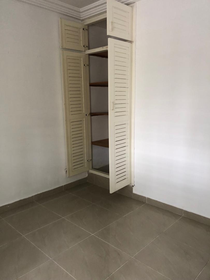 Location d'une Maison / Villa de 4 pièce(s) à 1.200.000 FCFA : Abidjan-Cocody-Angré (ANGRE 8eme TRANCHE)