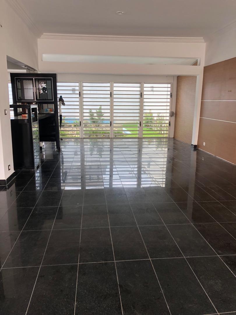 Location d'une Maison / Villa de 4 pièce(s) à 1.200.000 FCFA : Abidjan-Cocody-Angré (ANGRE 8eme TRANCHE)