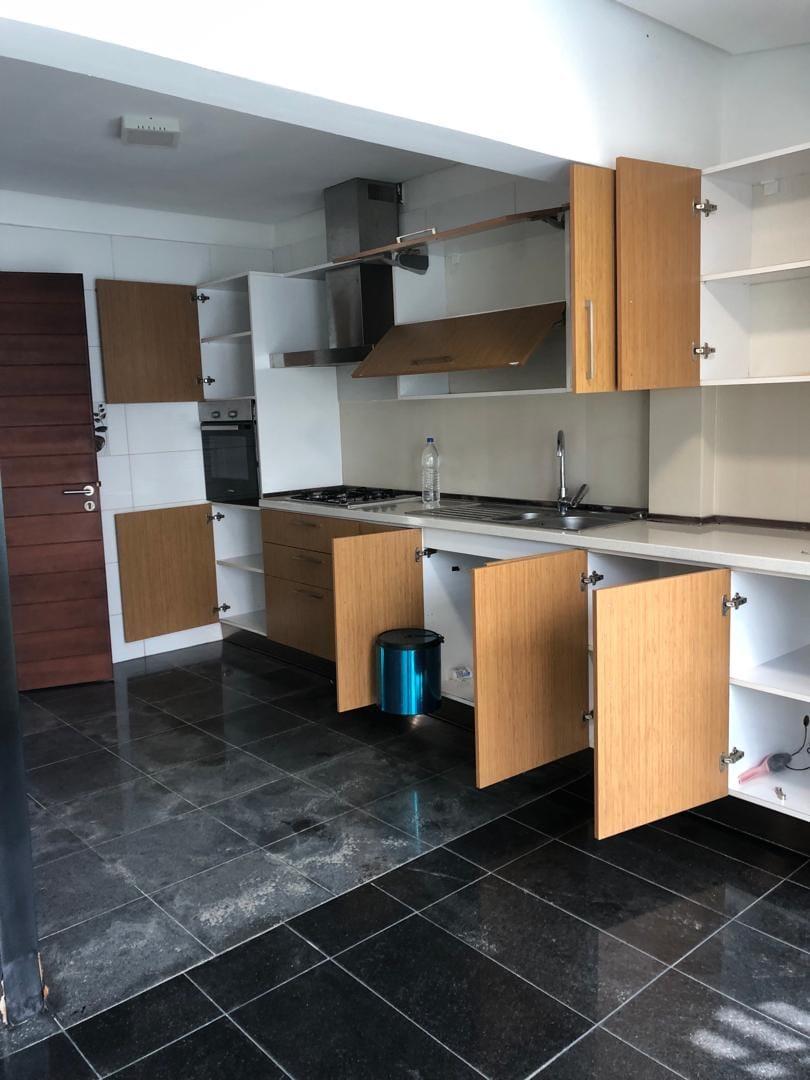 Location d'une Maison / Villa de 4 pièce(s) à 1.200.000 FCFA : Abidjan-Cocody-Angré (ANGRE 8eme TRANCHE)