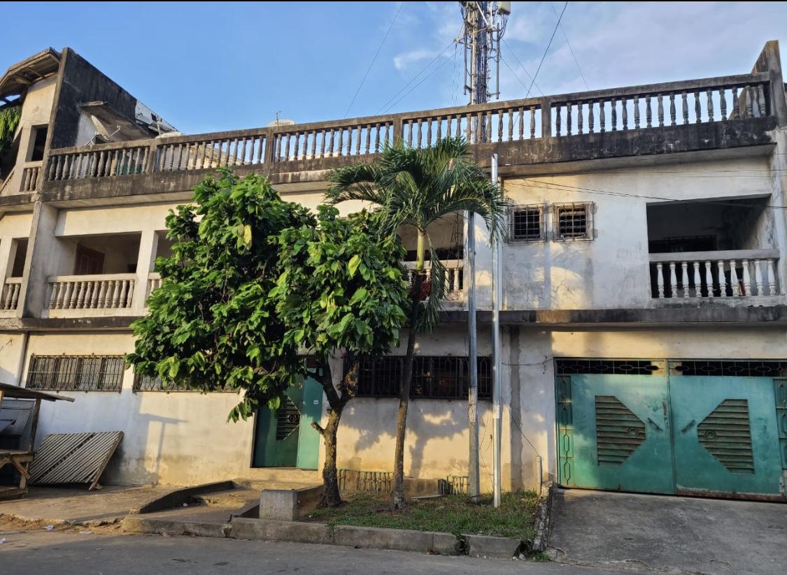 Vente d'une Maison / Villa : Abidjan-Cocody-Angré (Angre 8)