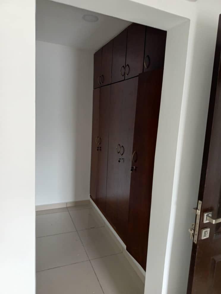 Location d'une Maison / Villa de 3 pièce(s) à 900.000 FCFA : Abidjan-Cocody-Riviera (COCODY RIVIERA 4)