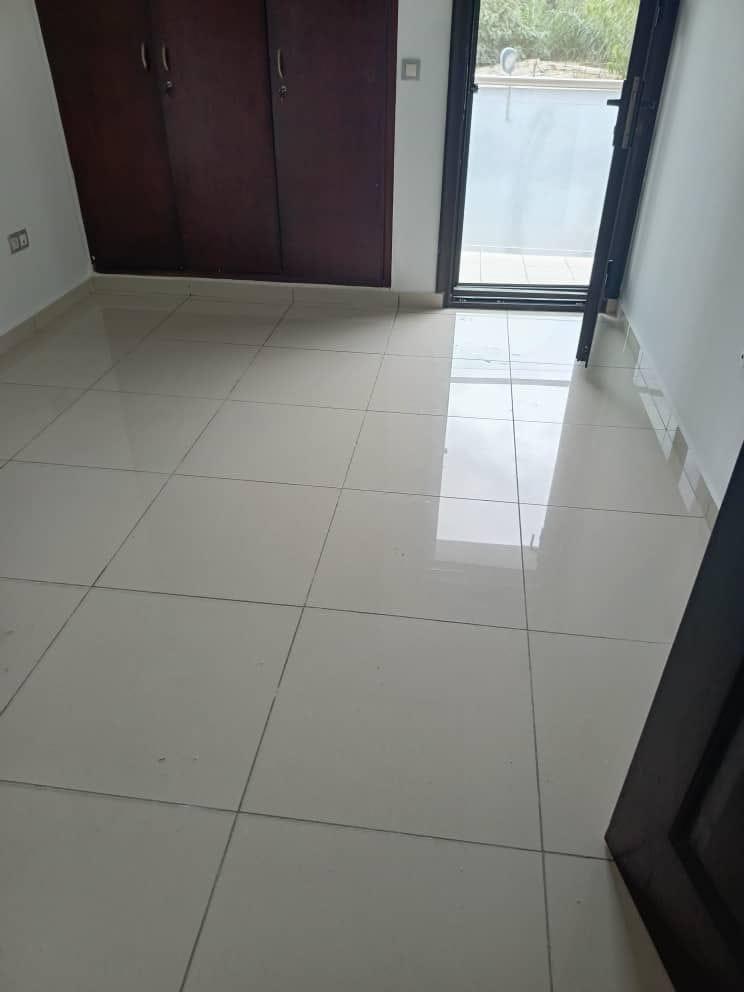 Location d'une Maison / Villa de 3 pièce(s) à 900.000 FCFA : Abidjan-Cocody-Riviera (COCODY RIVIERA 4)