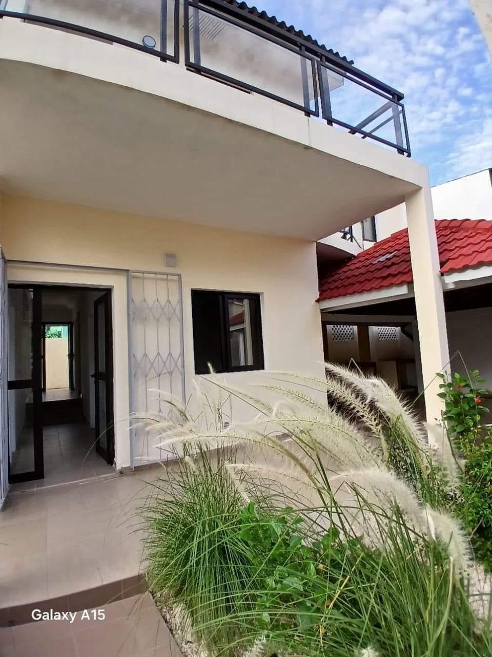 Vente d'une Maison / Villa : Abidjan-Cocody-Angré (ANGRE 8EME TRANCHE AU SEIN D'UNE BELLE CITE)
