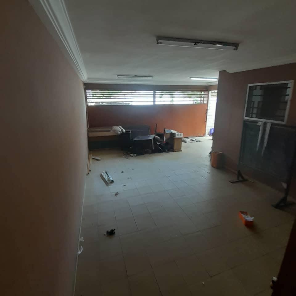 Location d'une Maison / Villa de 6 pièce(s) à 900.000 FCFA : Abidjan-Cocody-Angré (ANGRE STAR 15)