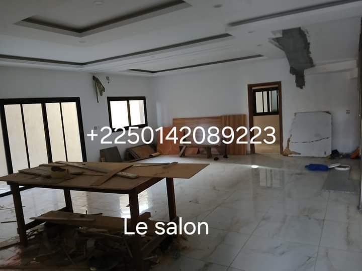 Vente d'une Maison / Villa de 7 pièce(s) à 280.000.000 FCFA : Abidjan-Cocody-Riviera (Riviera Faya cité Sir )