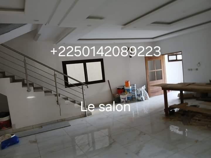 Vente d'une Maison / Villa de 7 pièce(s) à 280.000.000 FCFA : Abidjan-Cocody-Riviera (Riviera Faya cité Sir )